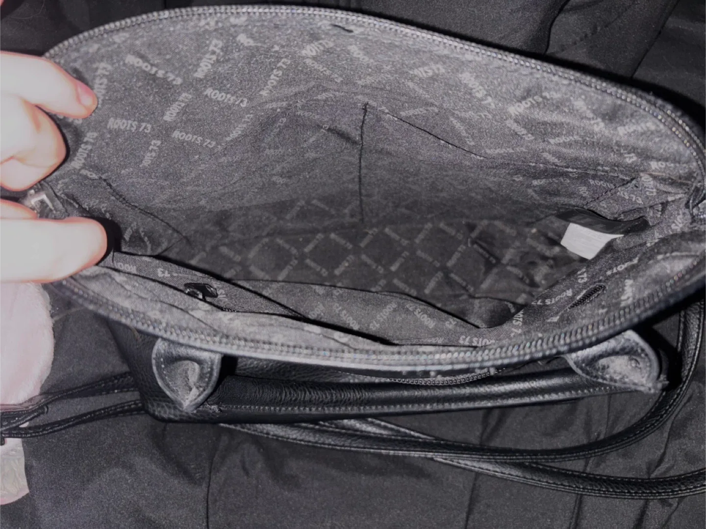 Roots 73 Black Shoulder Bag image indicator(5)