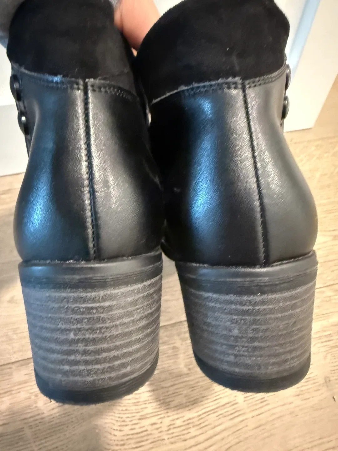 Aqua Diva Black Leather Ankle Boots - Size 8 image indicator(2)