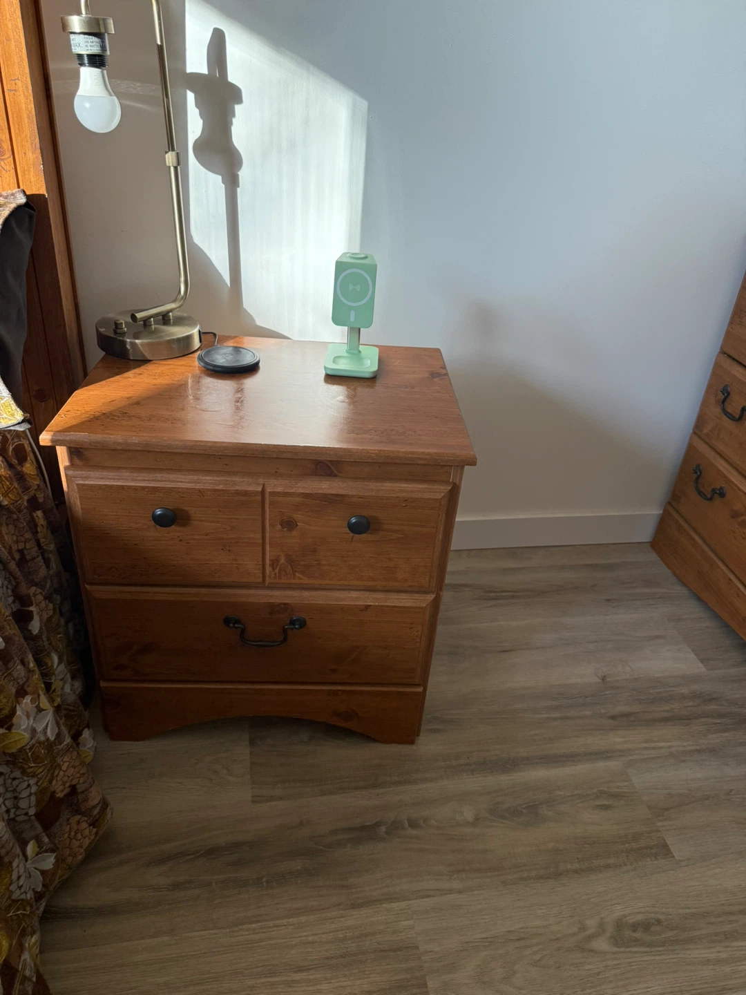 Queen size Bed Frame $250)(dresser $250)(2 night table $100) - photo 4