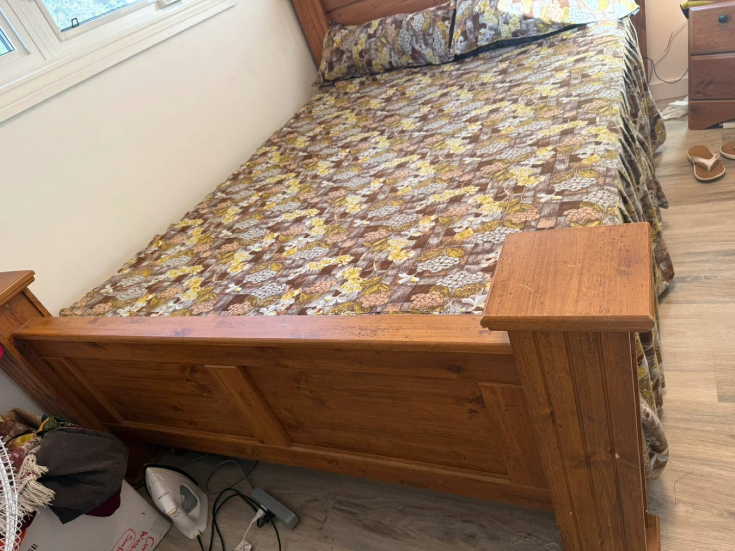Queen size Bed Frame $250)(dresser $250)(2 night table $100) - photo 2