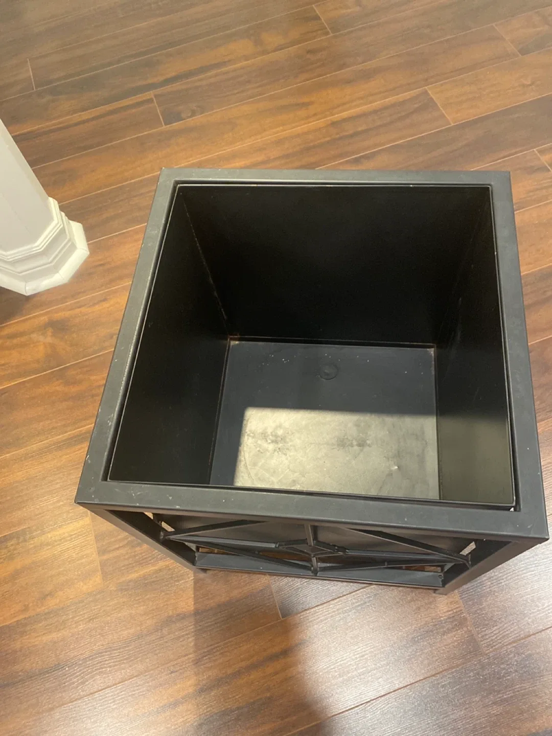 Black Metal Decorative Planter Box image indicator(2)