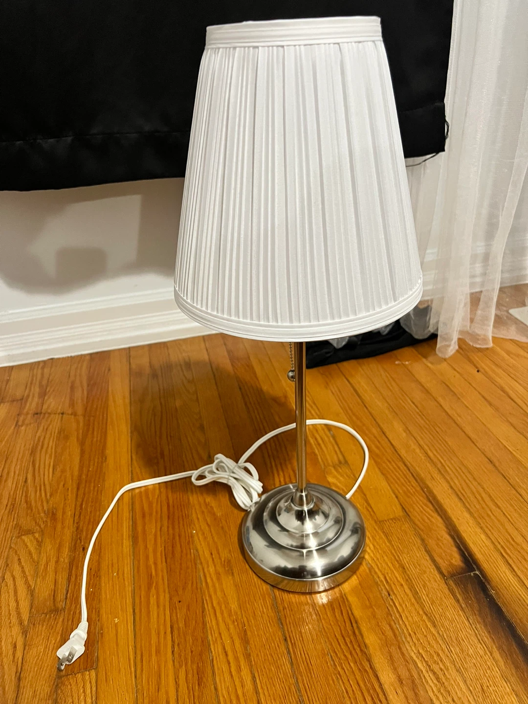 Small White Pleated Table Lamp - photo 2