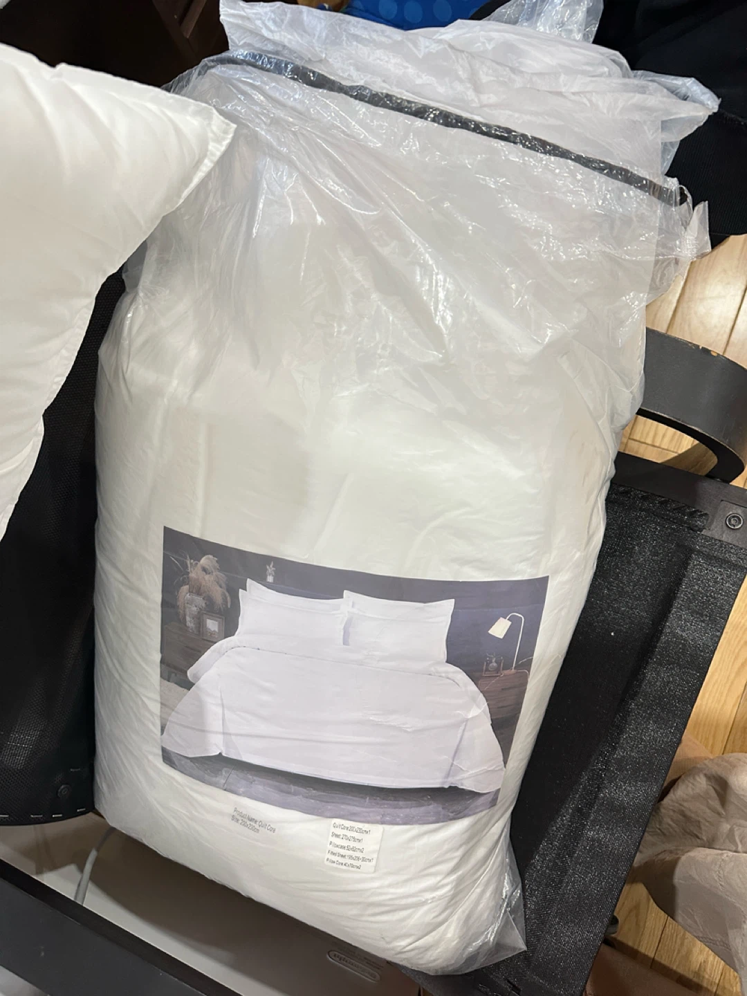 Brand New 7-Piece King Size Bedding Set (CAN DELIVER)