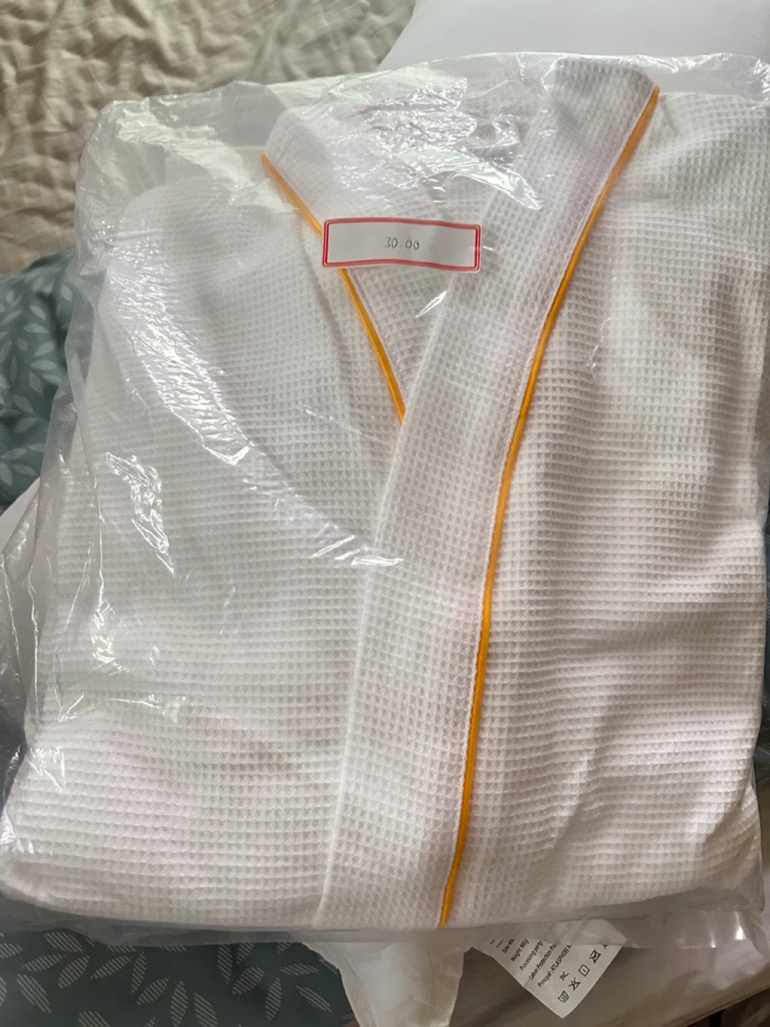 Brand New 7-Piece King Size Bedding Set (CAN DELIVER) image indicator(5)