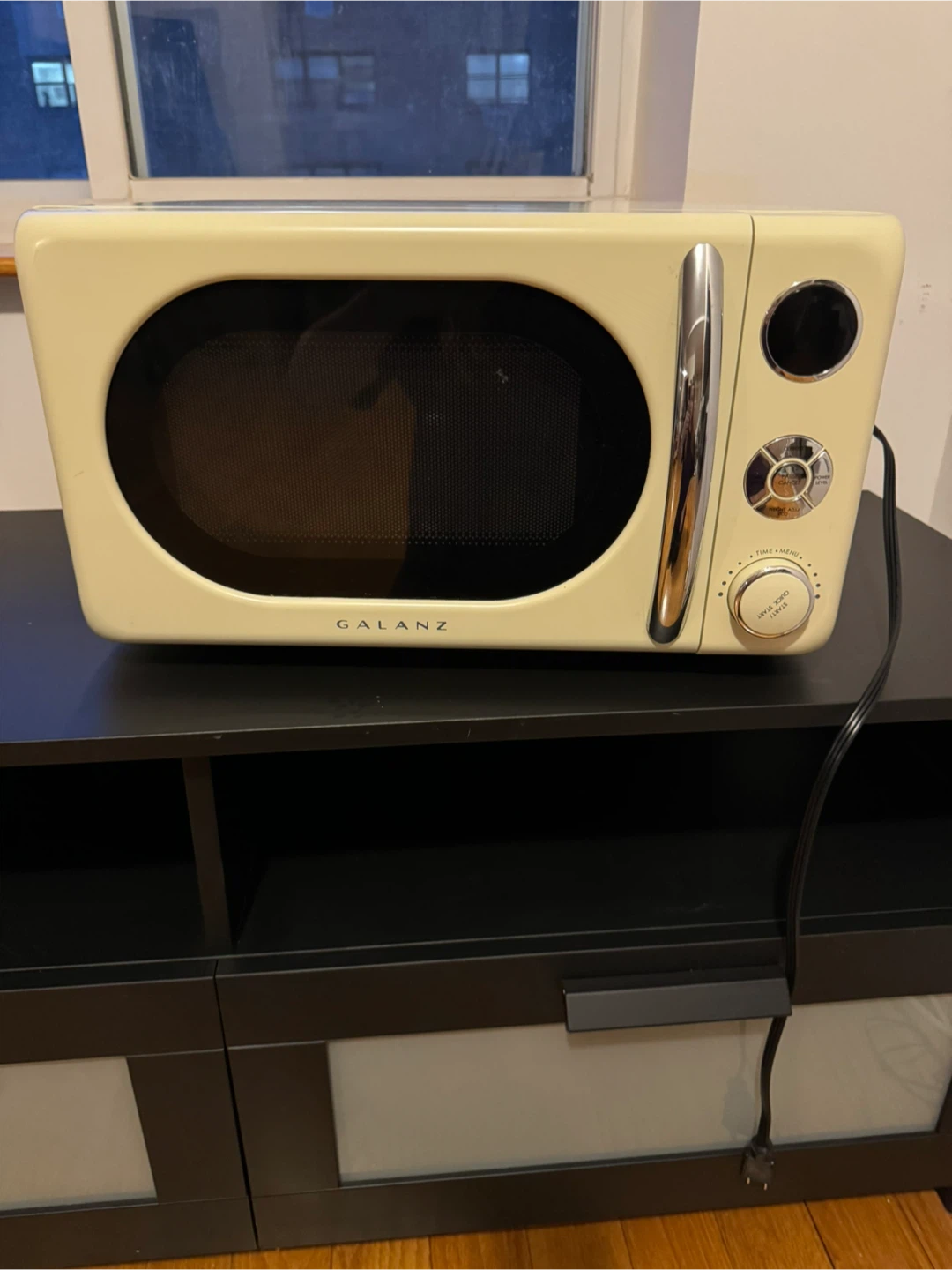Galanz Retro Microwave Oven
