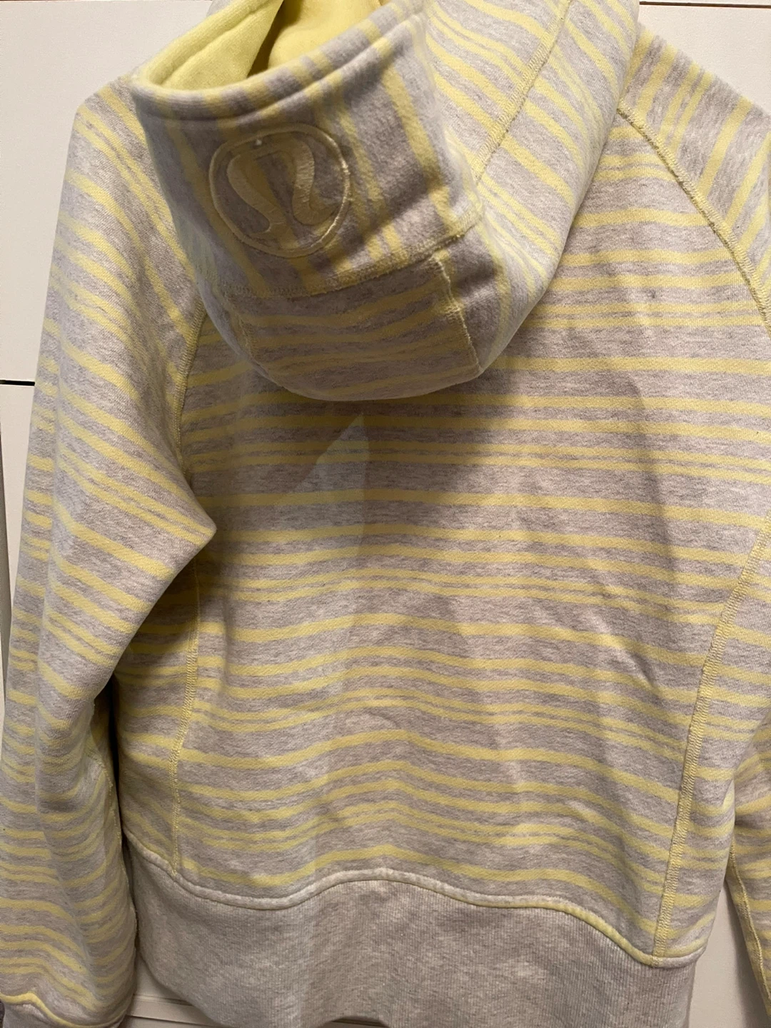 Lululemon Scuba Hoodie - Size 10 - photo 3