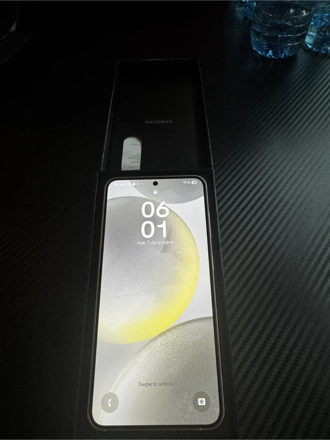 Samsung Galaxy S24 - Like New! image indicator(3)