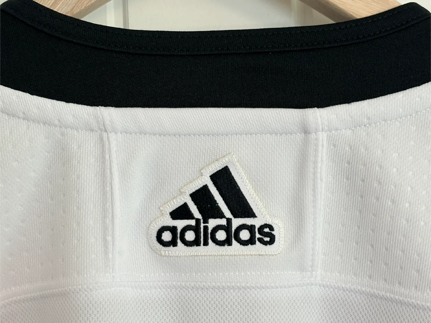 BNWT Authentic Adidas Pittsburg Penguins Jersey Size 46 Small image indicator(6)