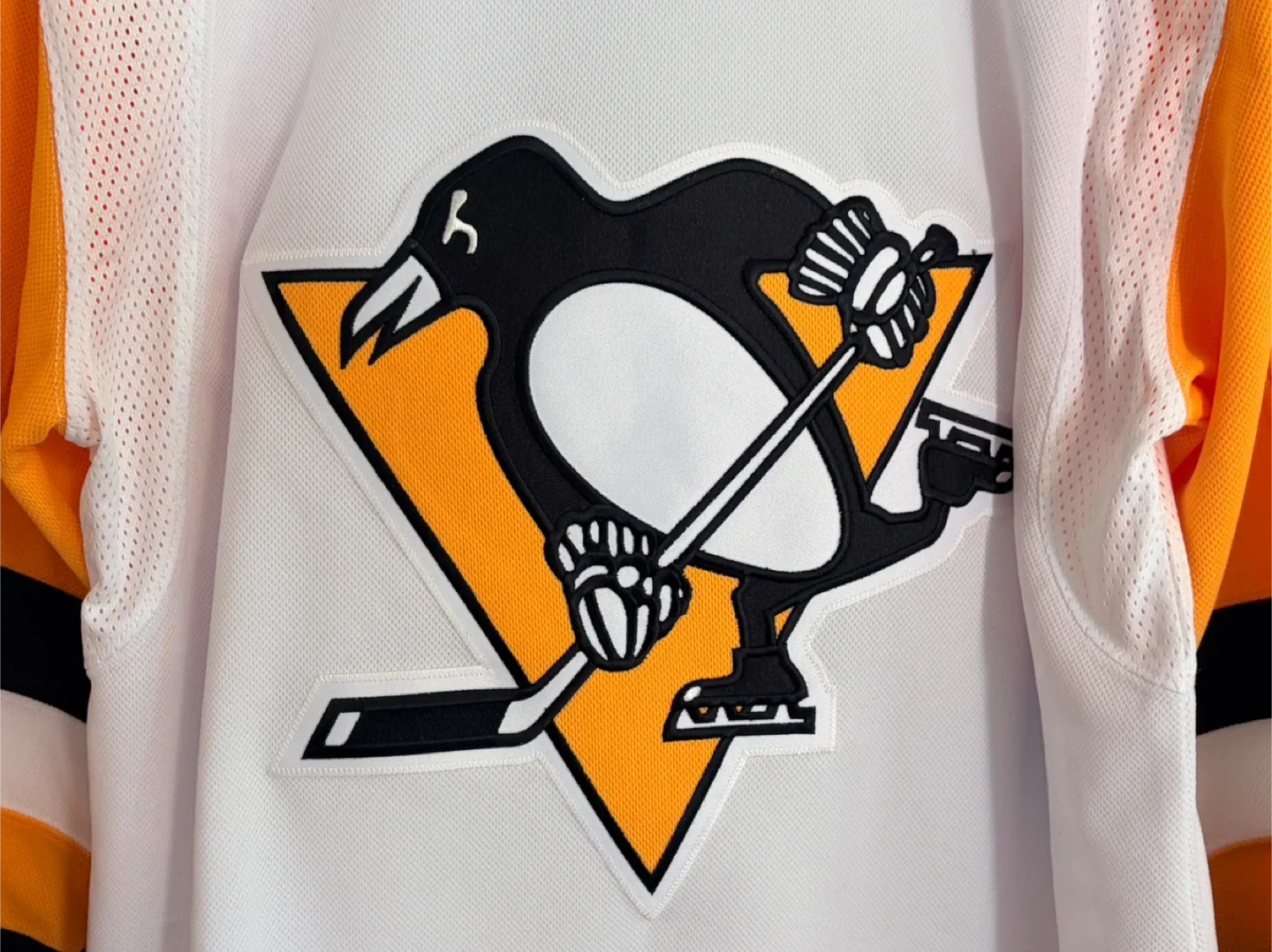 BNWT Authentic Adidas Pittsburg Penguins Jersey Size 46 Small image indicator(2)