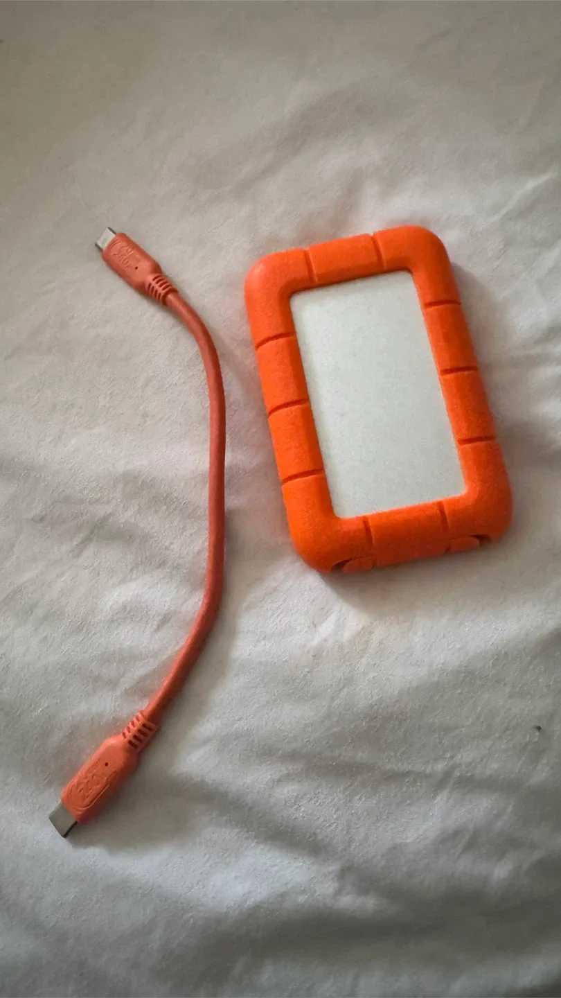 LaCie Rugged Mini SSD 4TB - Orange image indicator(2)