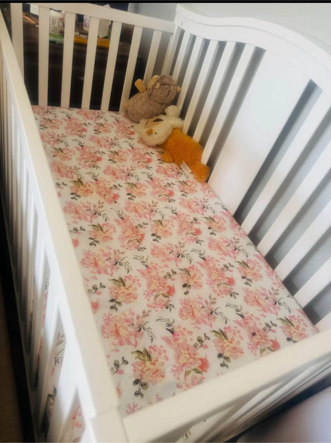 Graco 4 in 1 convertible Crib with drawer… with mattress image indicator(2)