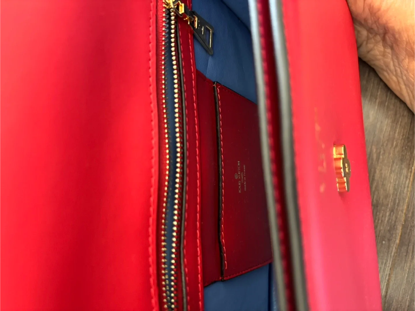 Designer Louis Vuitton Pont 8 crossbody bag image indicator(6)