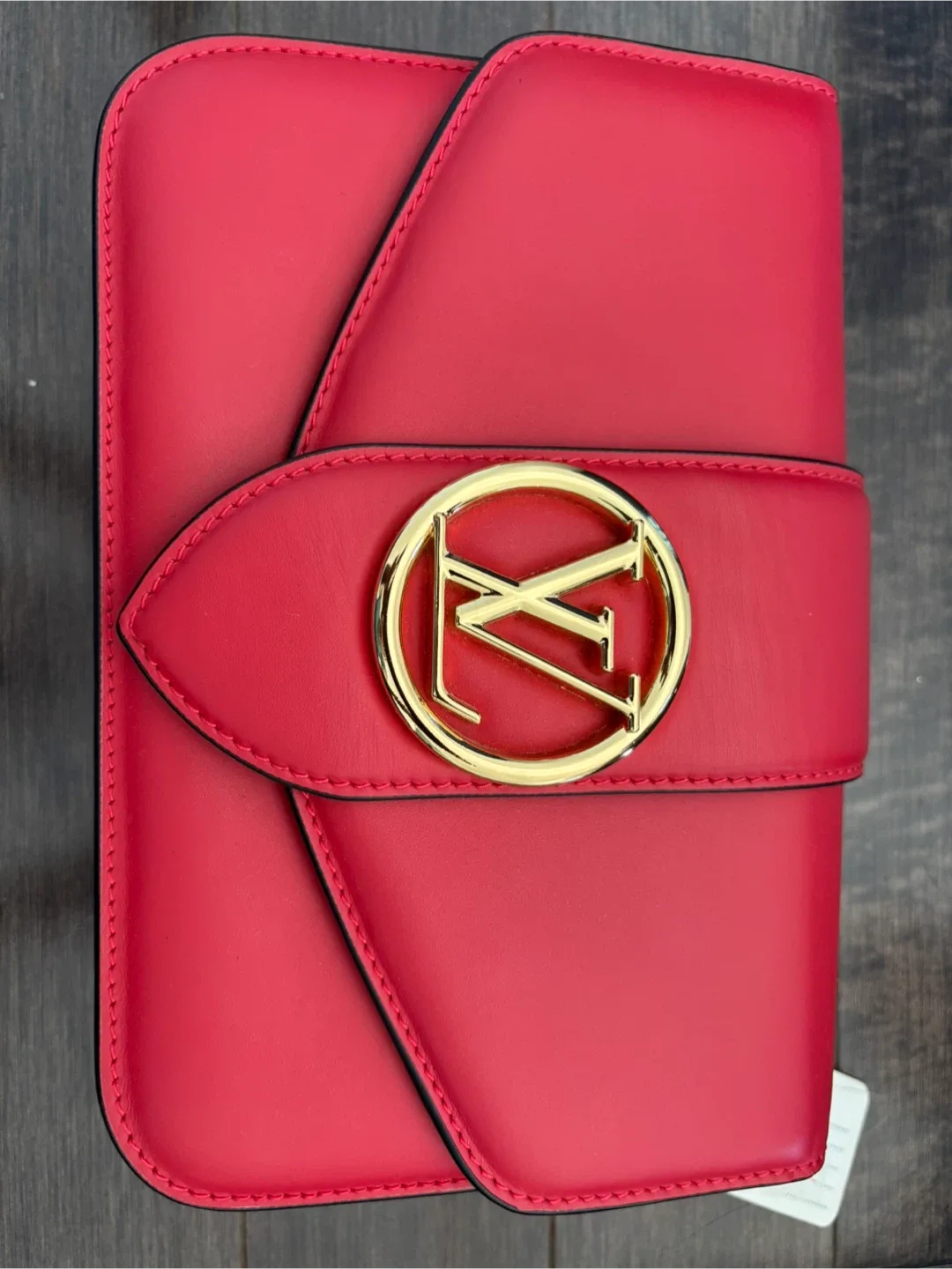 Designer Louis Vuitton Pont 8 crossbody bag image indicator(3)