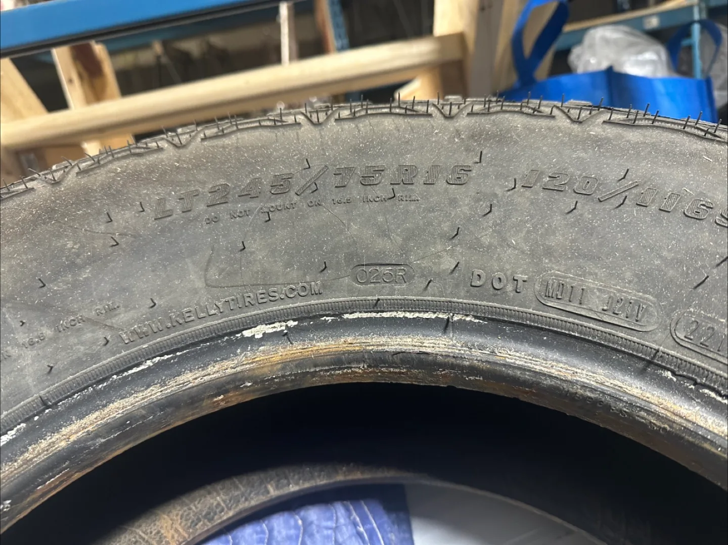 Kelly Tires LT245/75R16 120/116S Tire image indicator(5)