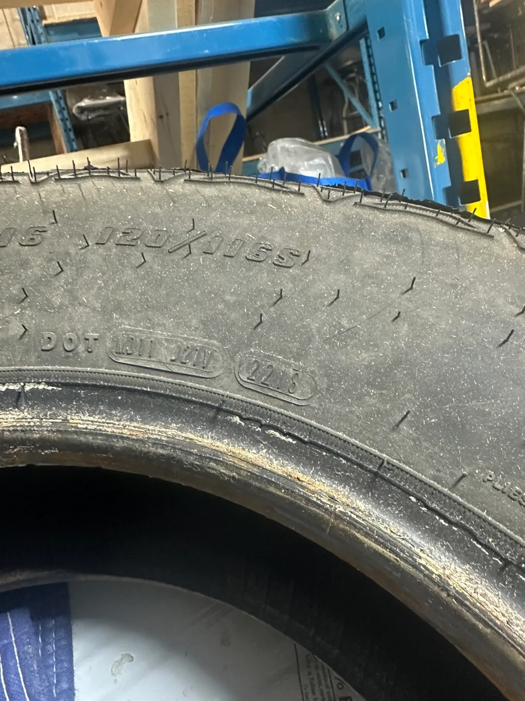 Kelly Tires LT245/75R16 120/116S Tire image indicator(4)