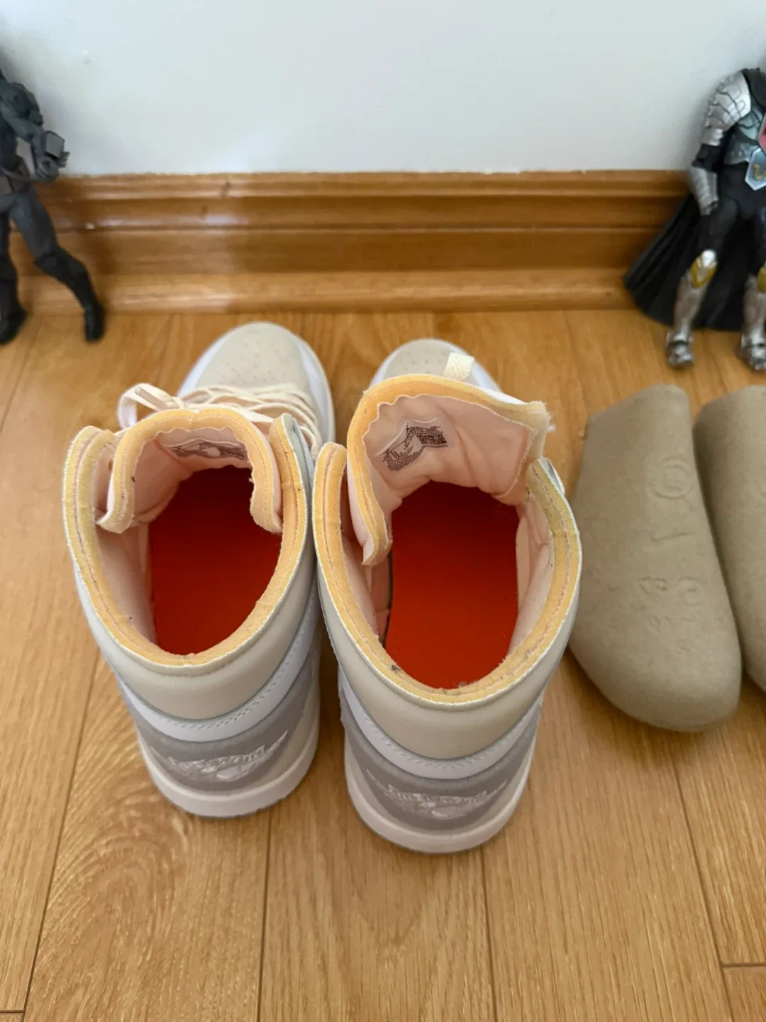 Nike Air Force 1 High image indicator(9)