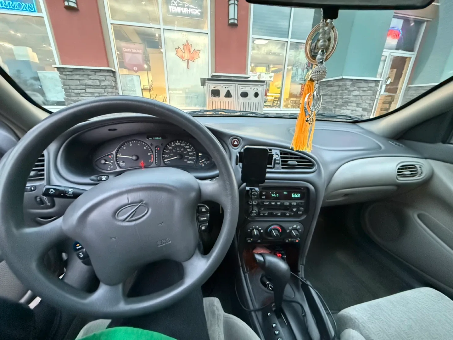 2004 Oldsmobile Alero Sedan - Silver image indicator(2)