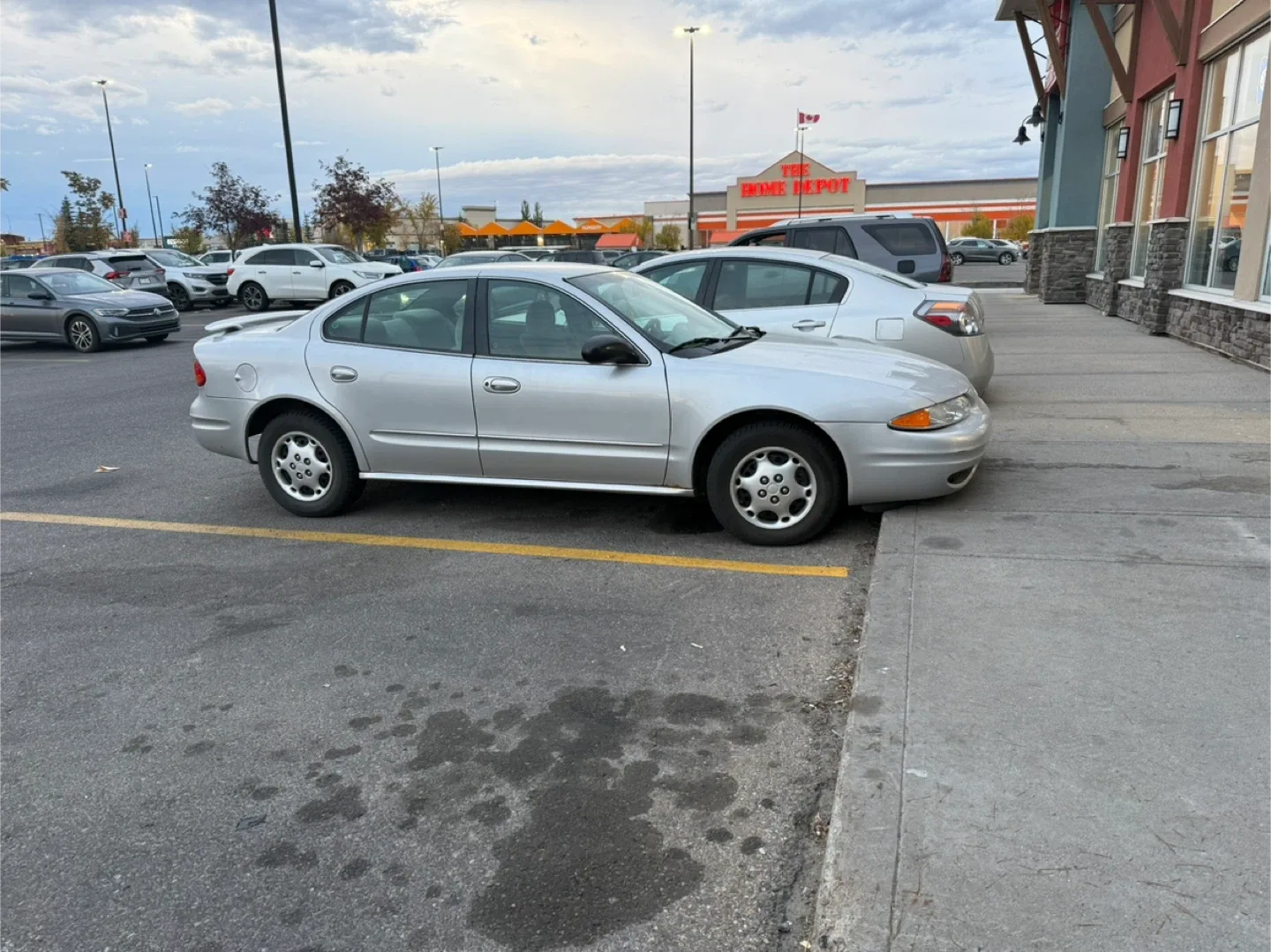 2004 Oldsmobile Alero Sedan - Silver image indicator(7)