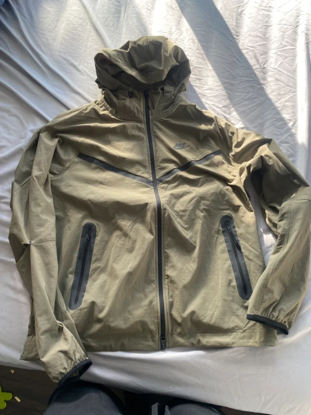 Nike Windrunner Jacket - Olive Green image indicator(2)
