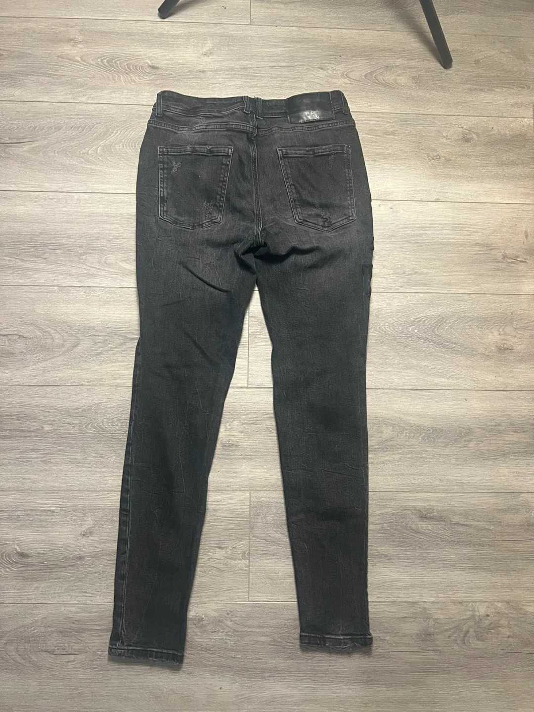 Zara Black Distressed Jeans - Size 31 image indicator(5)