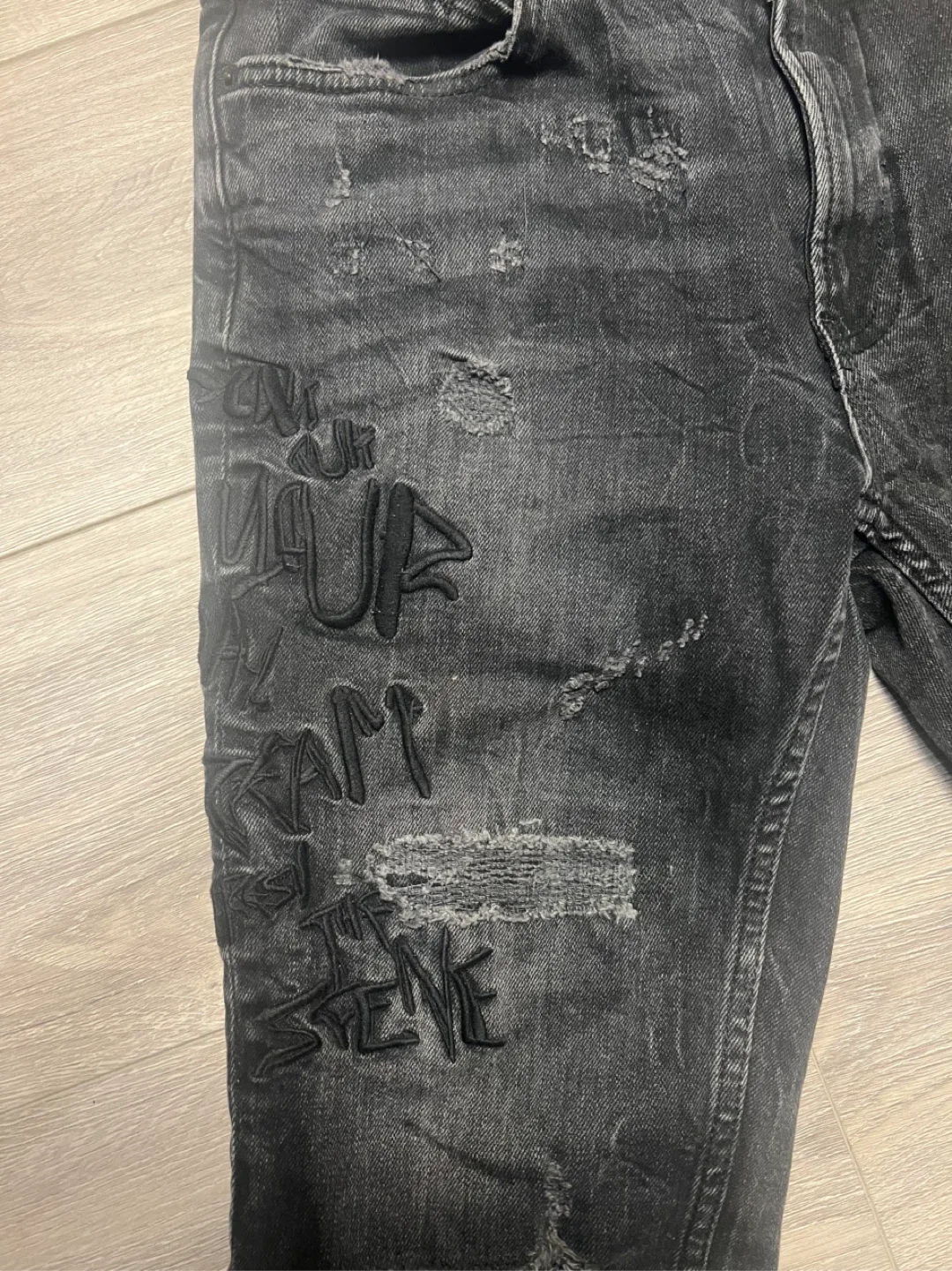 Zara Black Distressed Jeans - Size 31 image indicator(3)