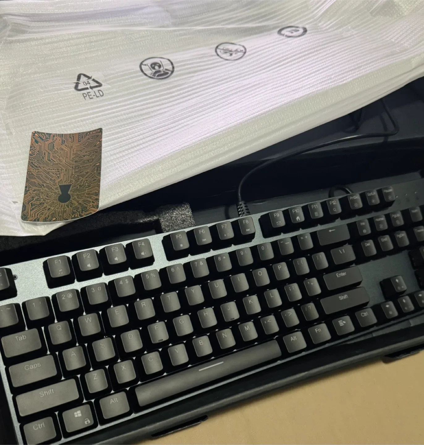 Brand New RGB Mechanical Keyboard *NEW* Excellent Quality image indicator(4)