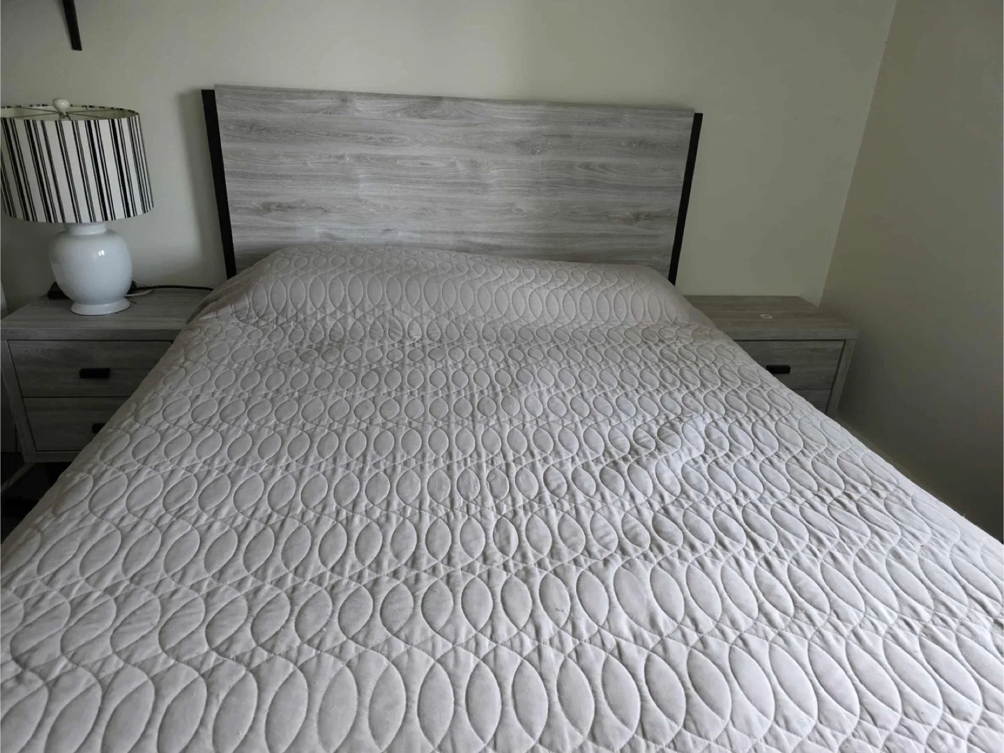 Queen Size Bed Frame - Light Wood Finish image indicator(2)