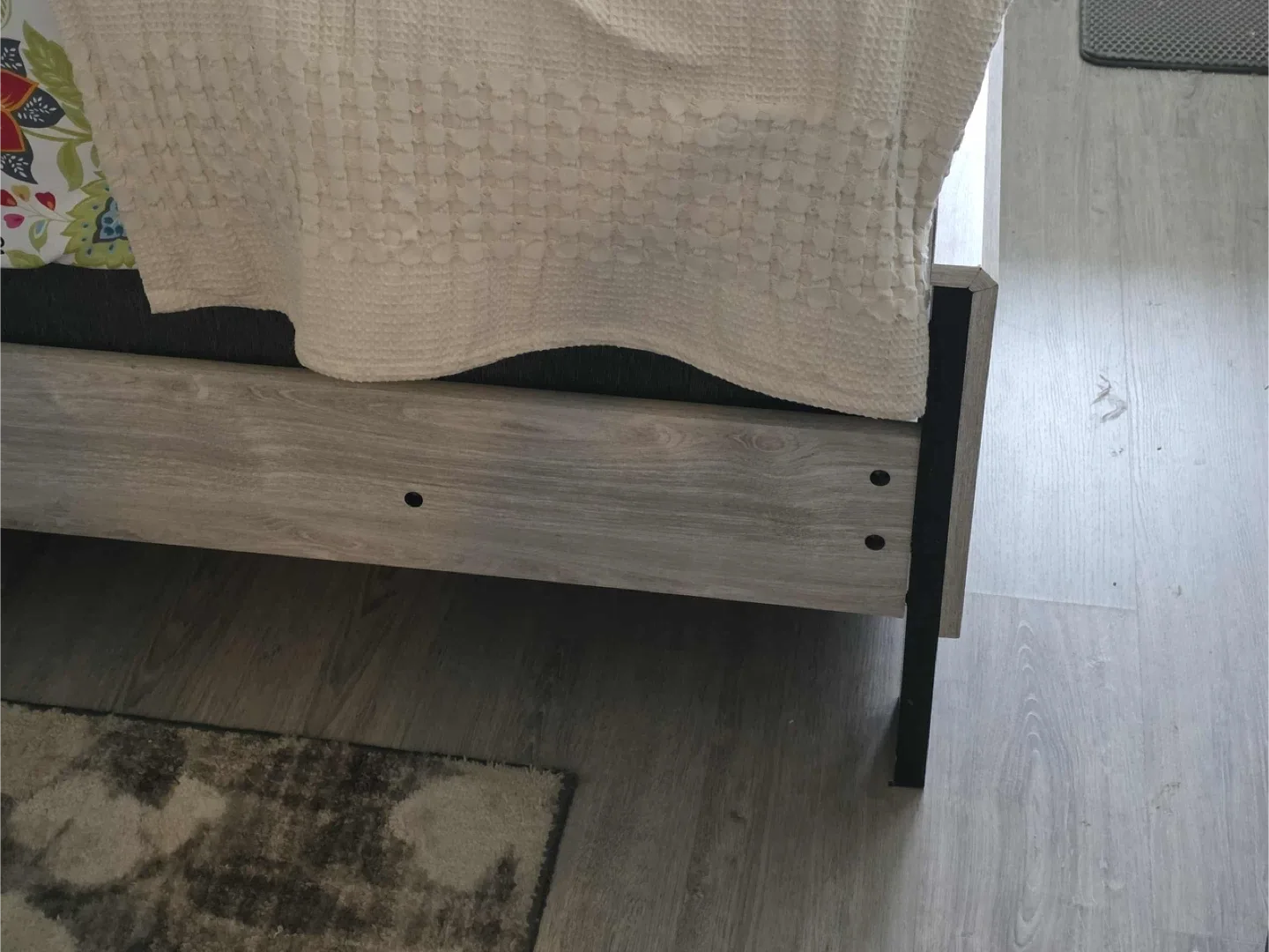 Queen Size Bed Frame - Light Wood Finish image indicator(6)