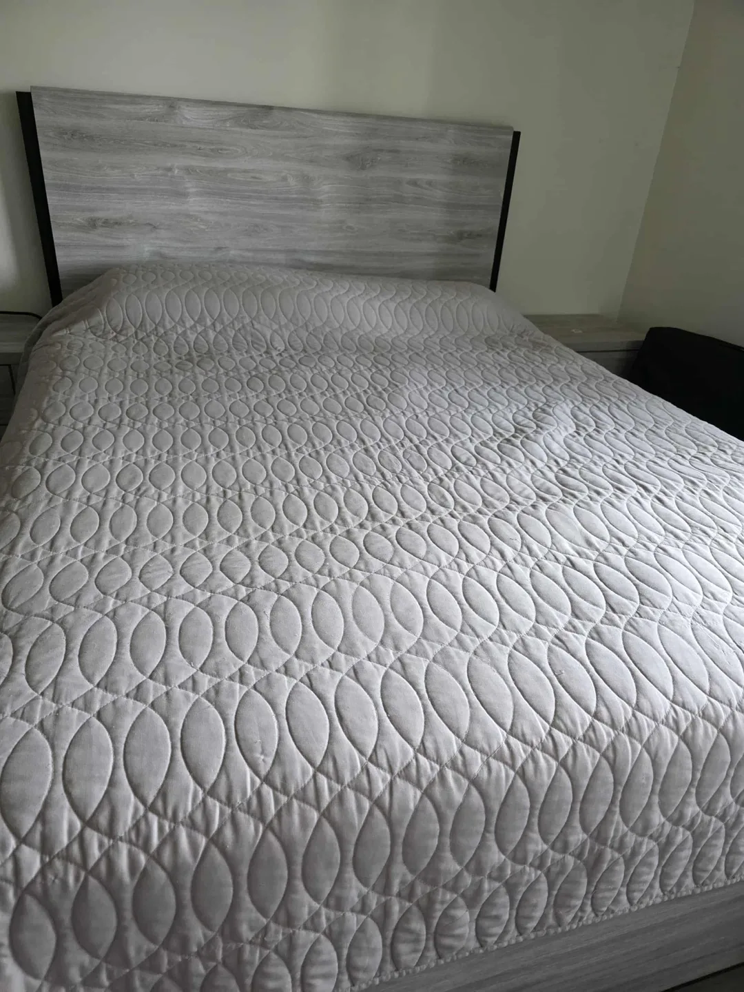 Queen Size Bed Frame - Light Wood Finish image indicator(10)