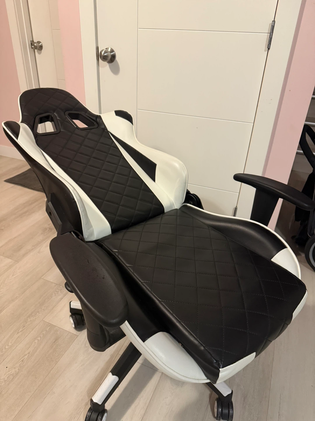 Black and White Gaming Chair - photo 4
