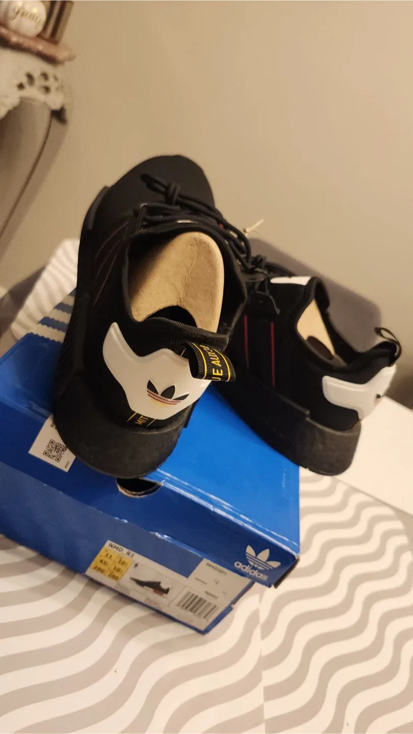 Adidas NMD_R1 Black Sneakers - Size 10.5 image indicator(4)