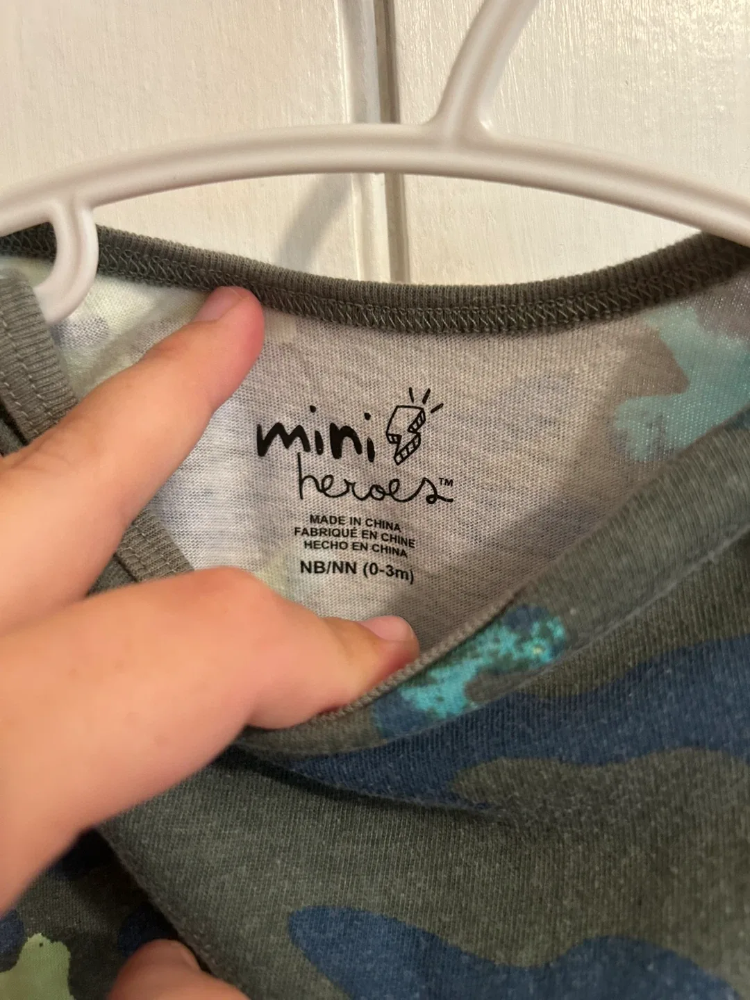 Mini Heroes Camo Baby Onesie (0-3m) image indicator(2)