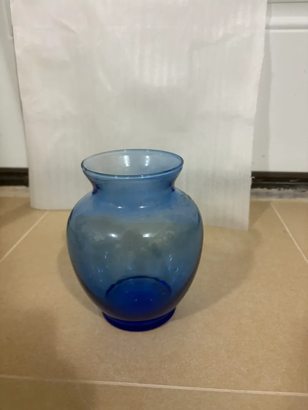 🧡 Small Blue Glass Vase thumbnail