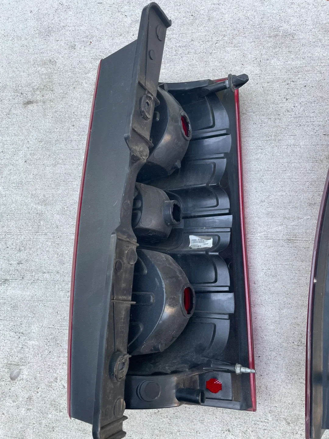 Luces traseras para Chevy Tahoe Suburban Cadilac image indicator(4)