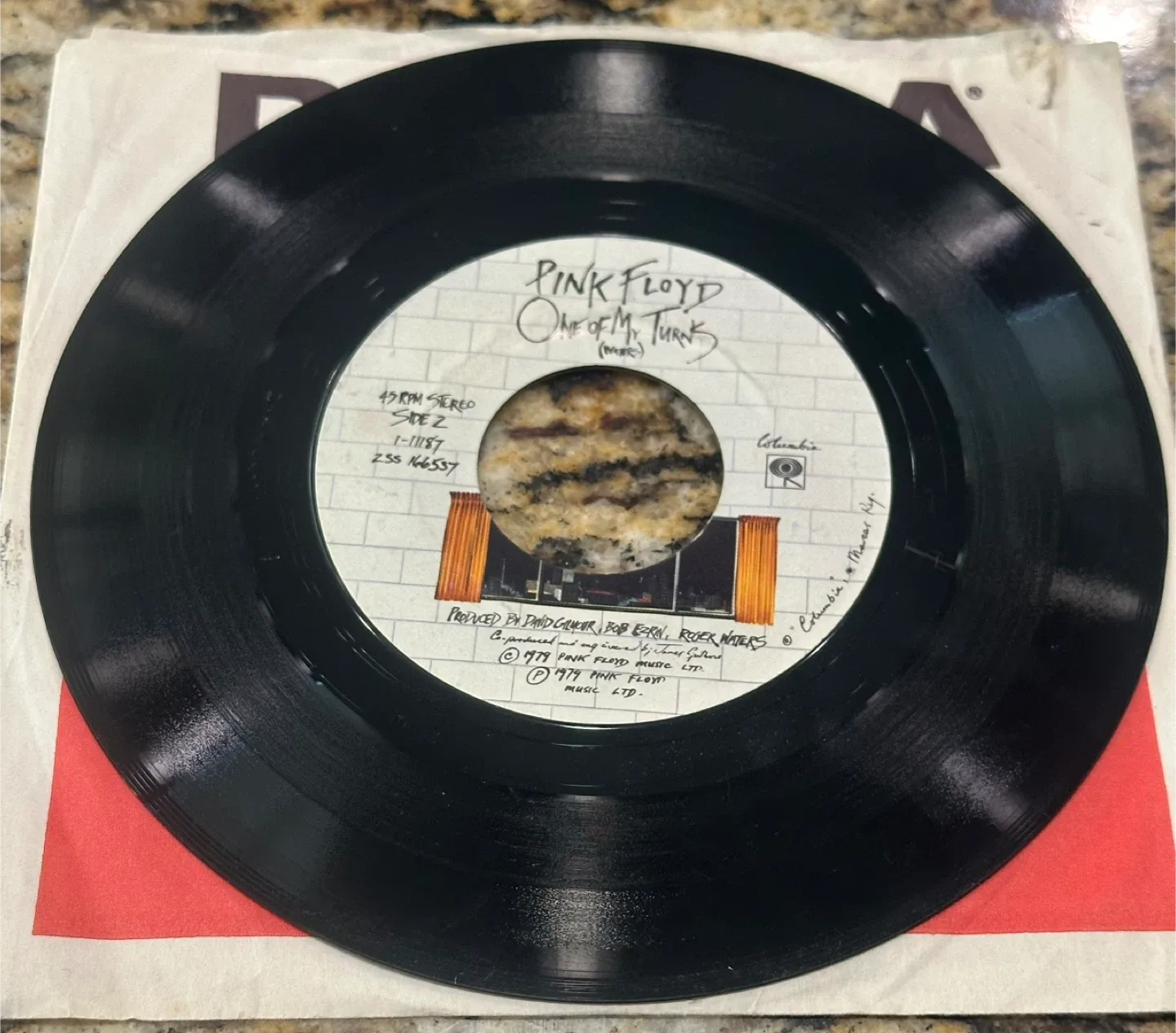 Pink Floyd - Another Brick in the Wall 7” 45 RPM Record image indicator(2)