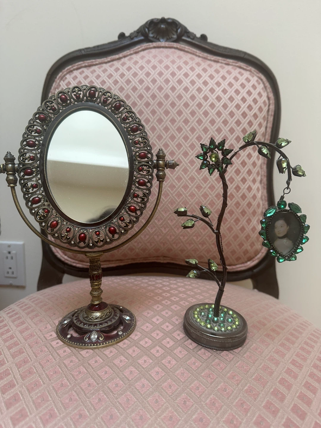 Vintage Vanity Mirror & Jewelry Tree picture frameSet