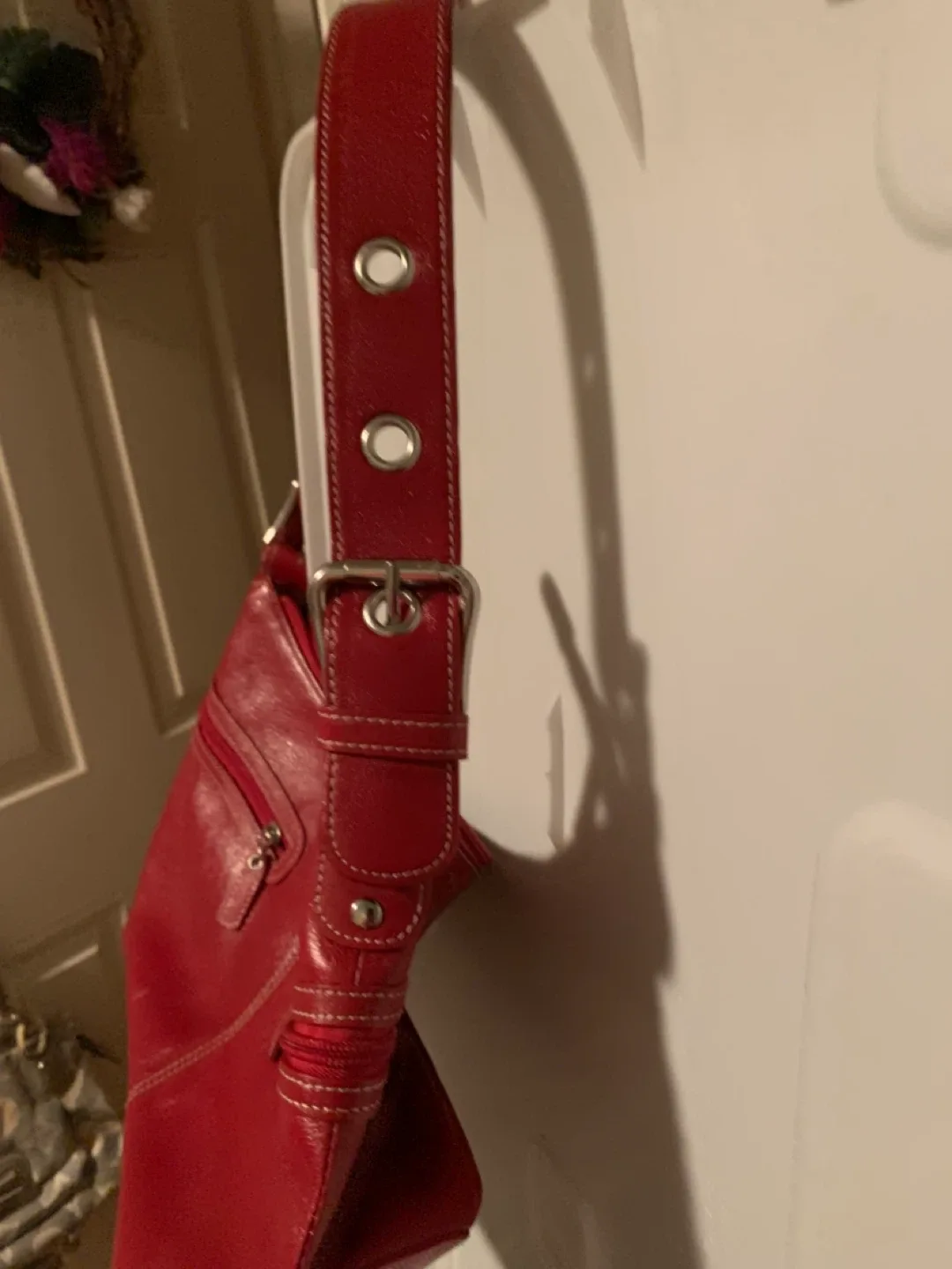 Danier Genuine Leather Red Handbag image indicator(2)