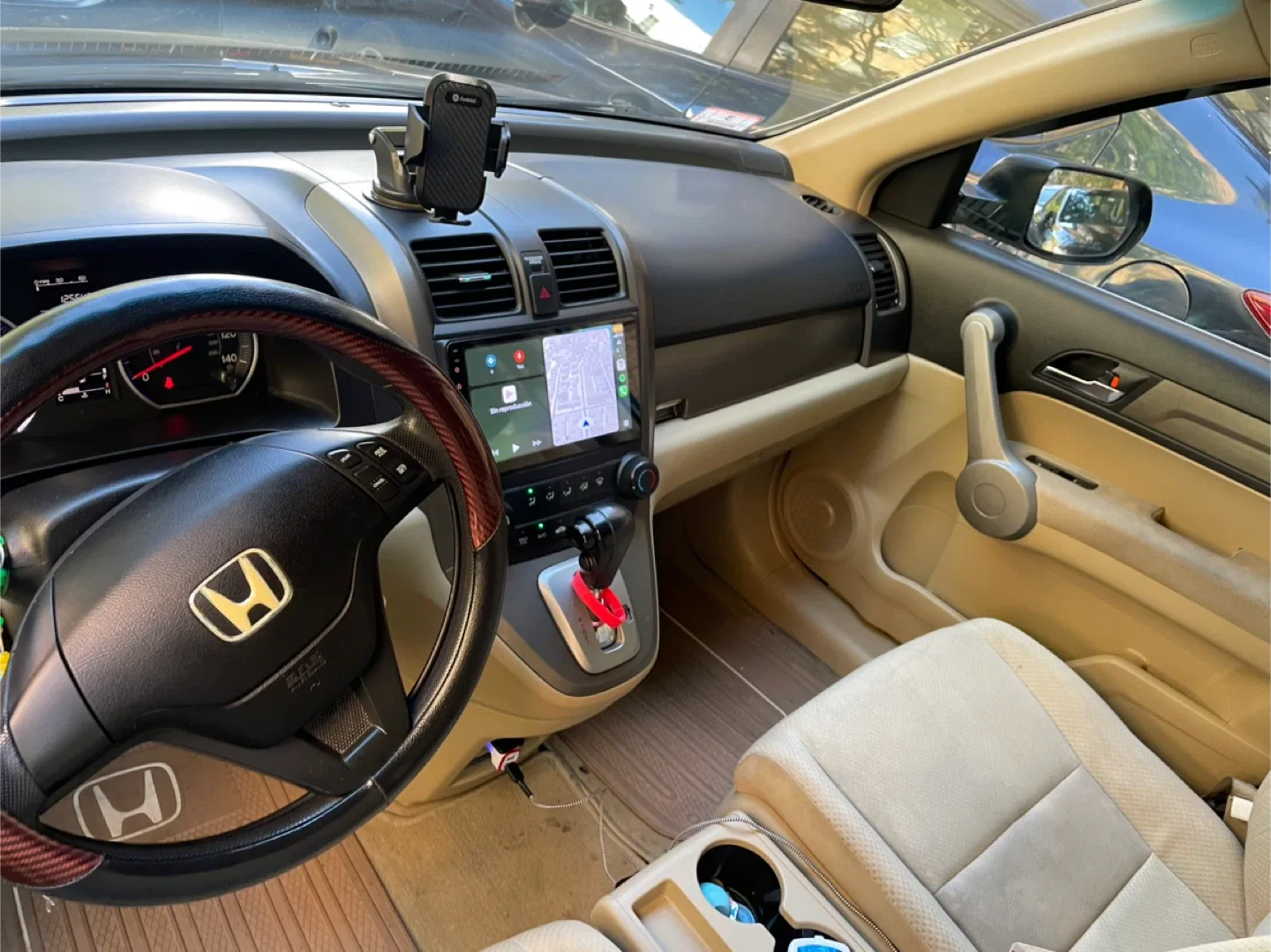 Honda CR-V - Black SUV mileage 125,547 image indicator(2)