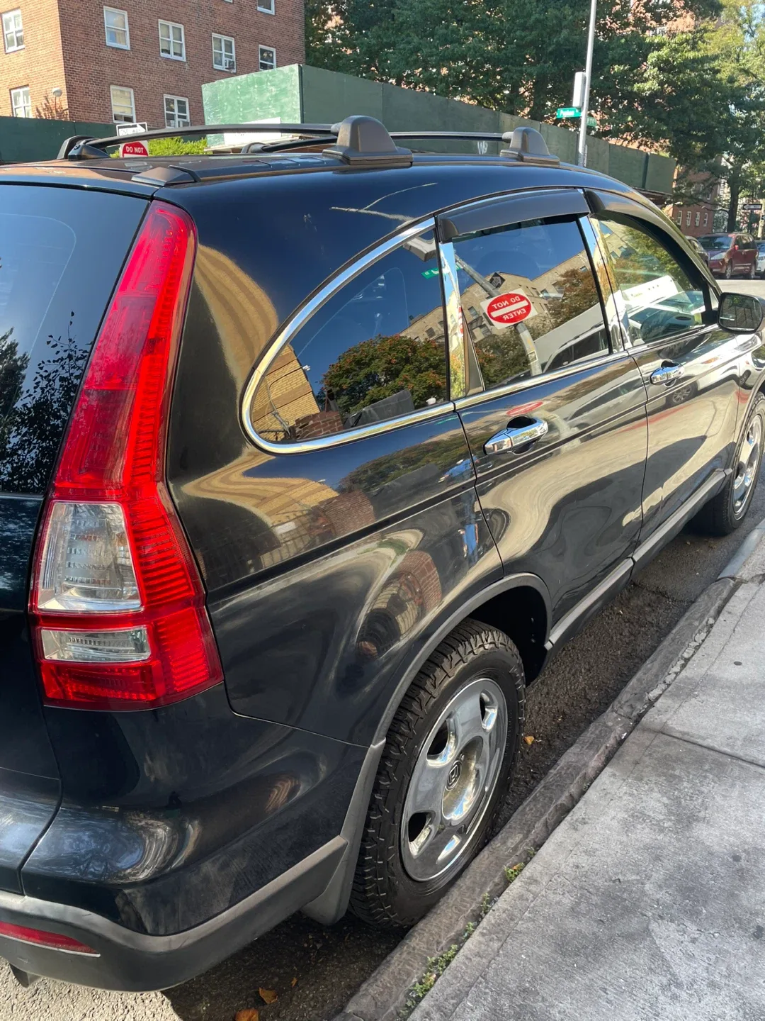 Honda CR-V - Black SUV mileage 125,547 image indicator(4)