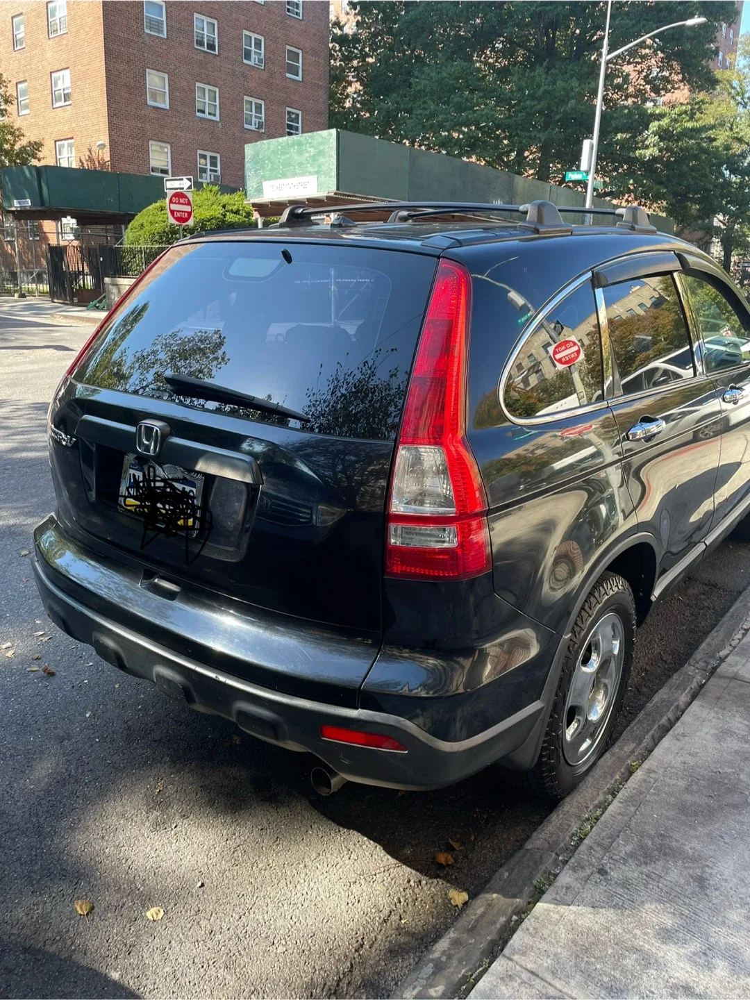 Honda CR-V - Black SUV mileage 125,547 image indicator(6)