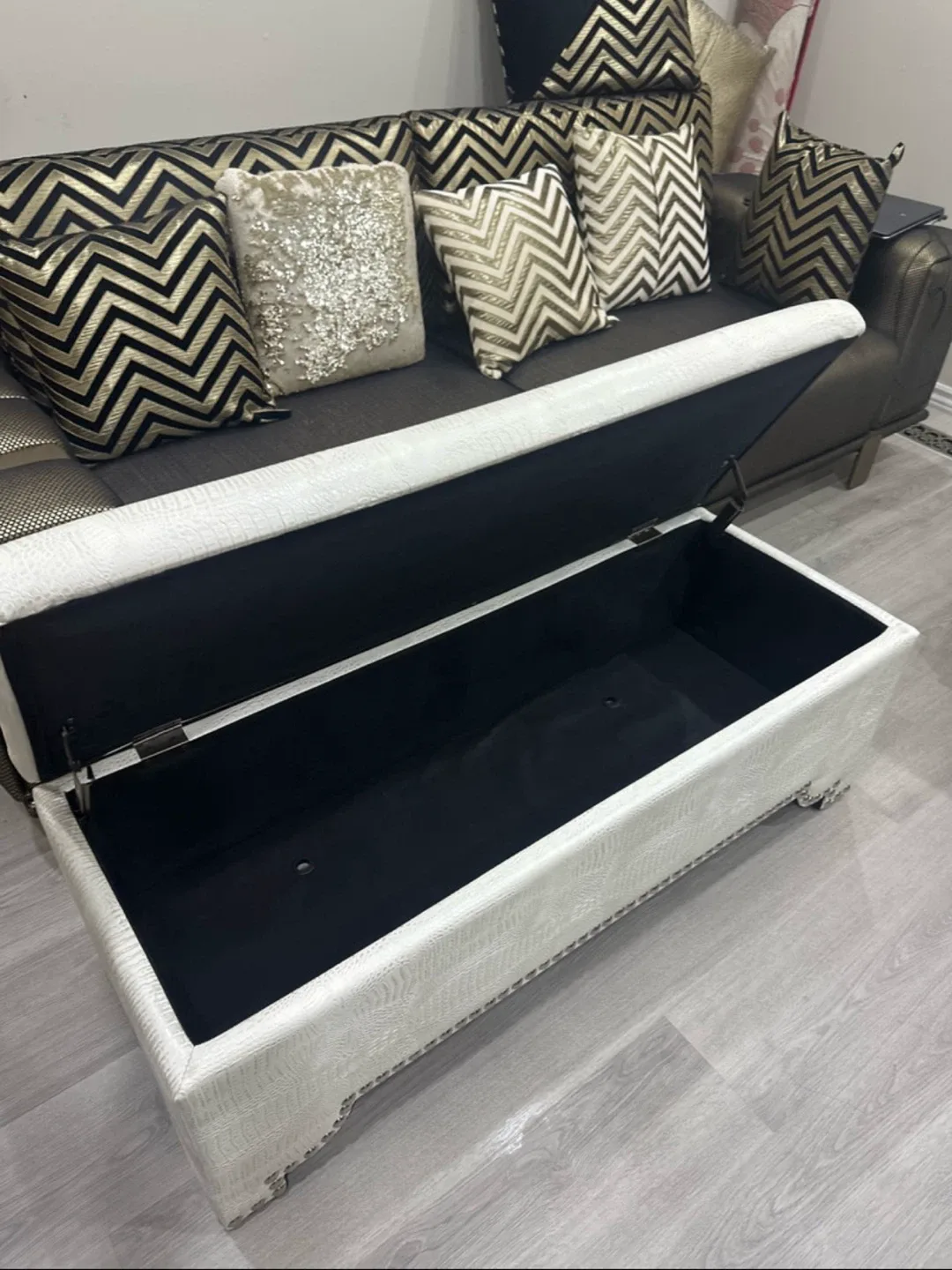 Storage Ottoman Bench - White image indicator(2)