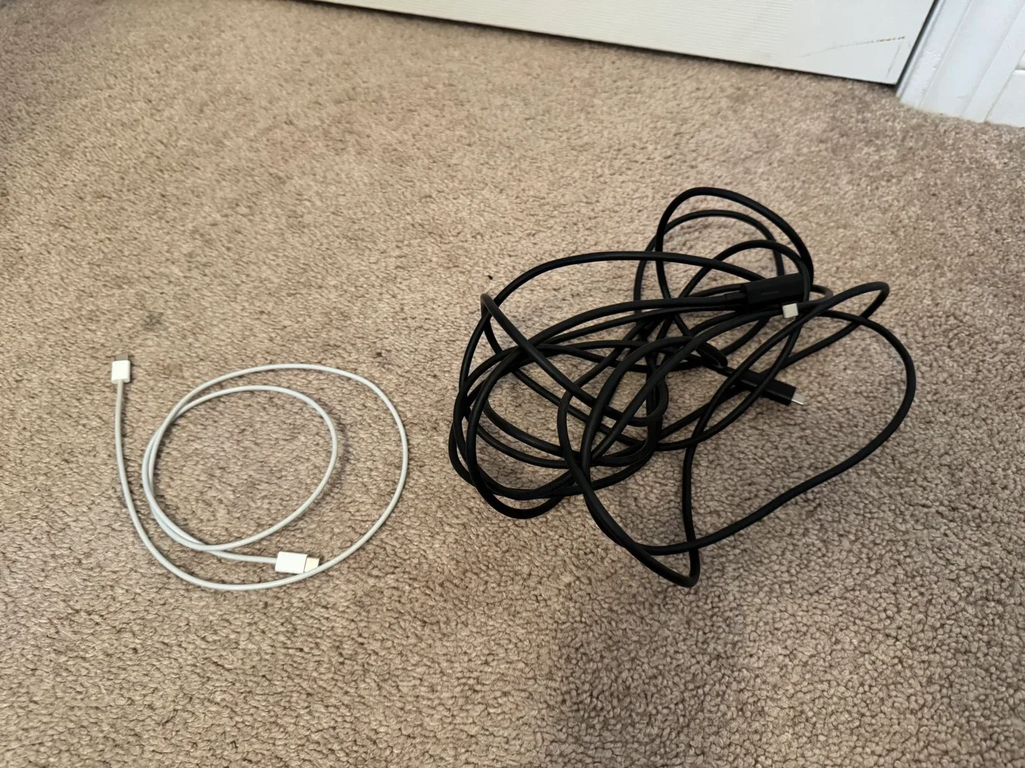 Oculus/Meta Quest 2 VR Headset 256GB image indicator(4)