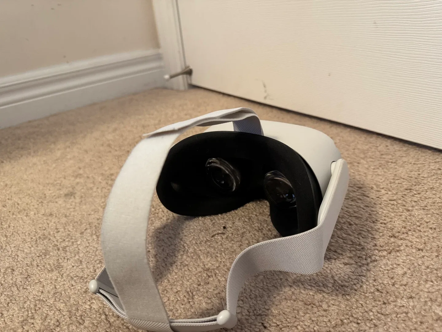 Oculus/Meta Quest 2 VR Headset 256GB image indicator(8)