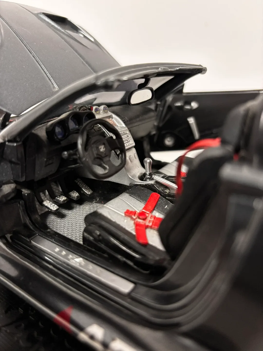 Nissan 350Z 1:18 Muscle Machines – Excellent état image indicator(3)