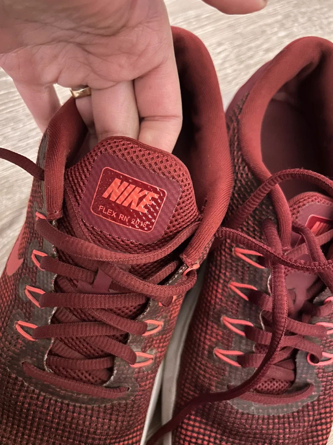 Nike Flex RN 2018 Maroon Shoes - Women's Size 9 image indicator(2)