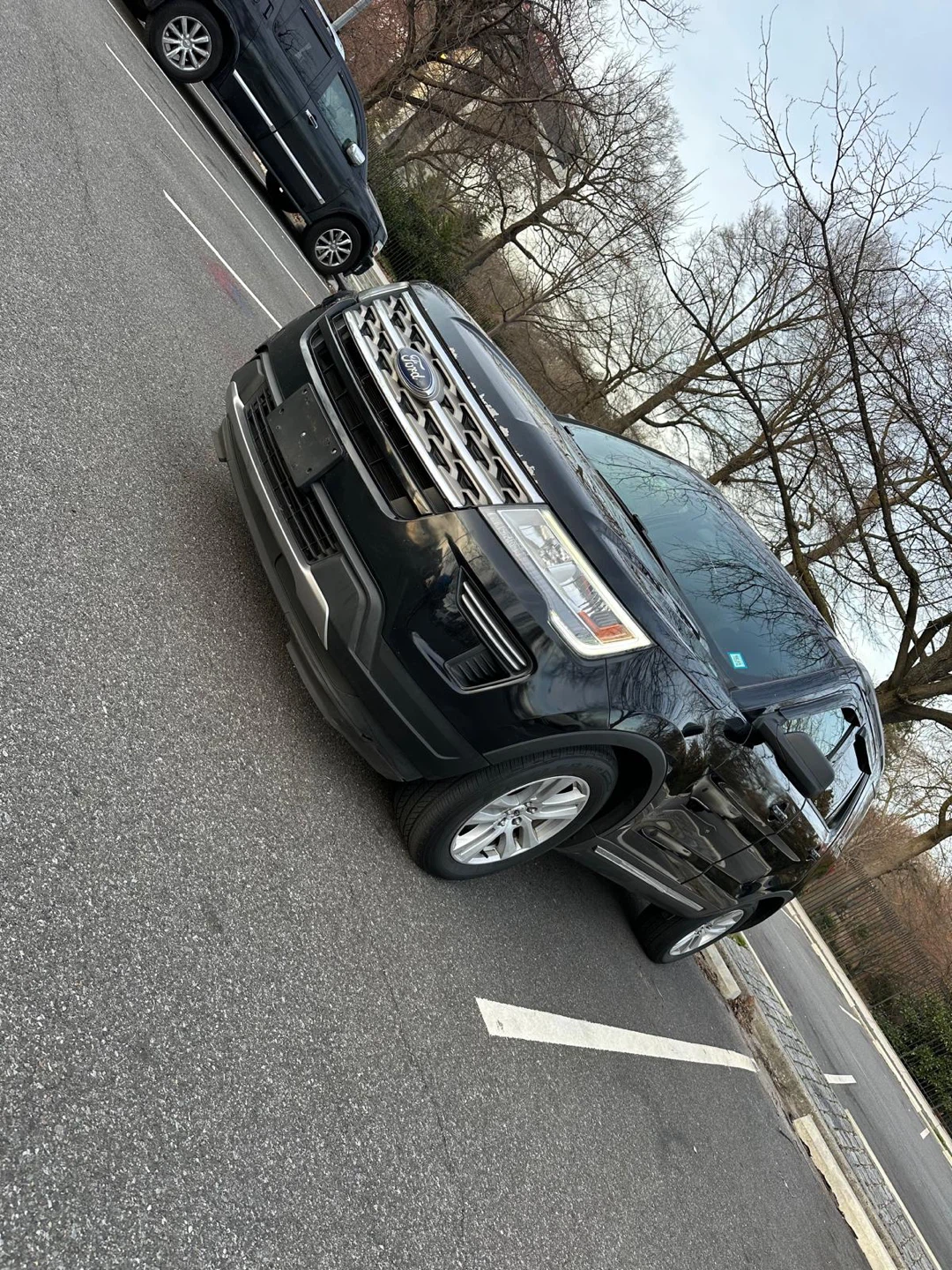 Ford Explorer Black SUV 2018 - photo 5