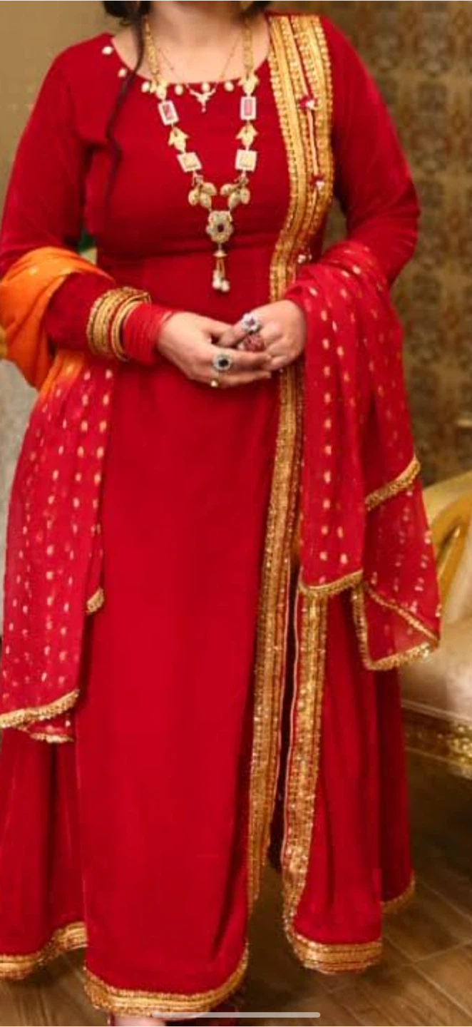 Maroon Velvet Maxi style  with Dupatta and capri - photo 2