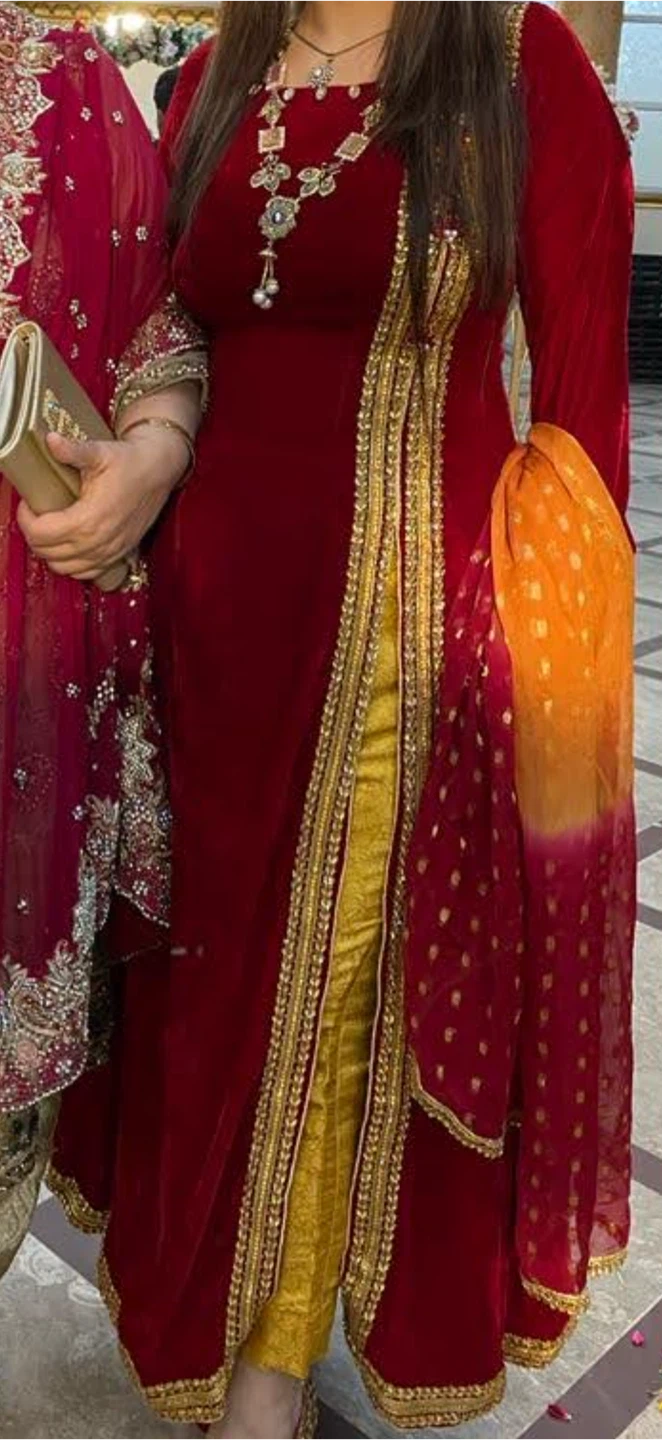 Maroon Velvet Maxi style  with Dupatta and capri - photo 3