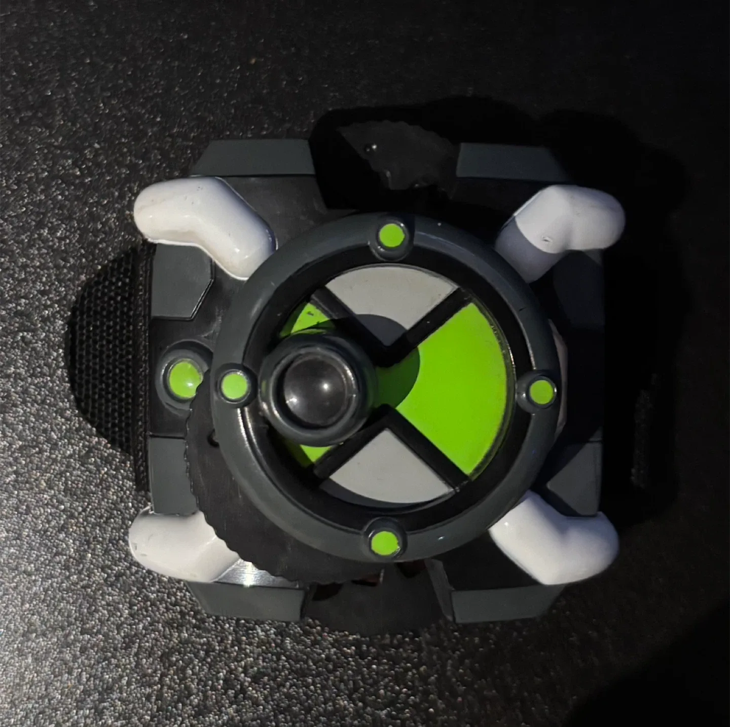 Old action figures - Ben 10 and Indiana Jones image indicator(6)