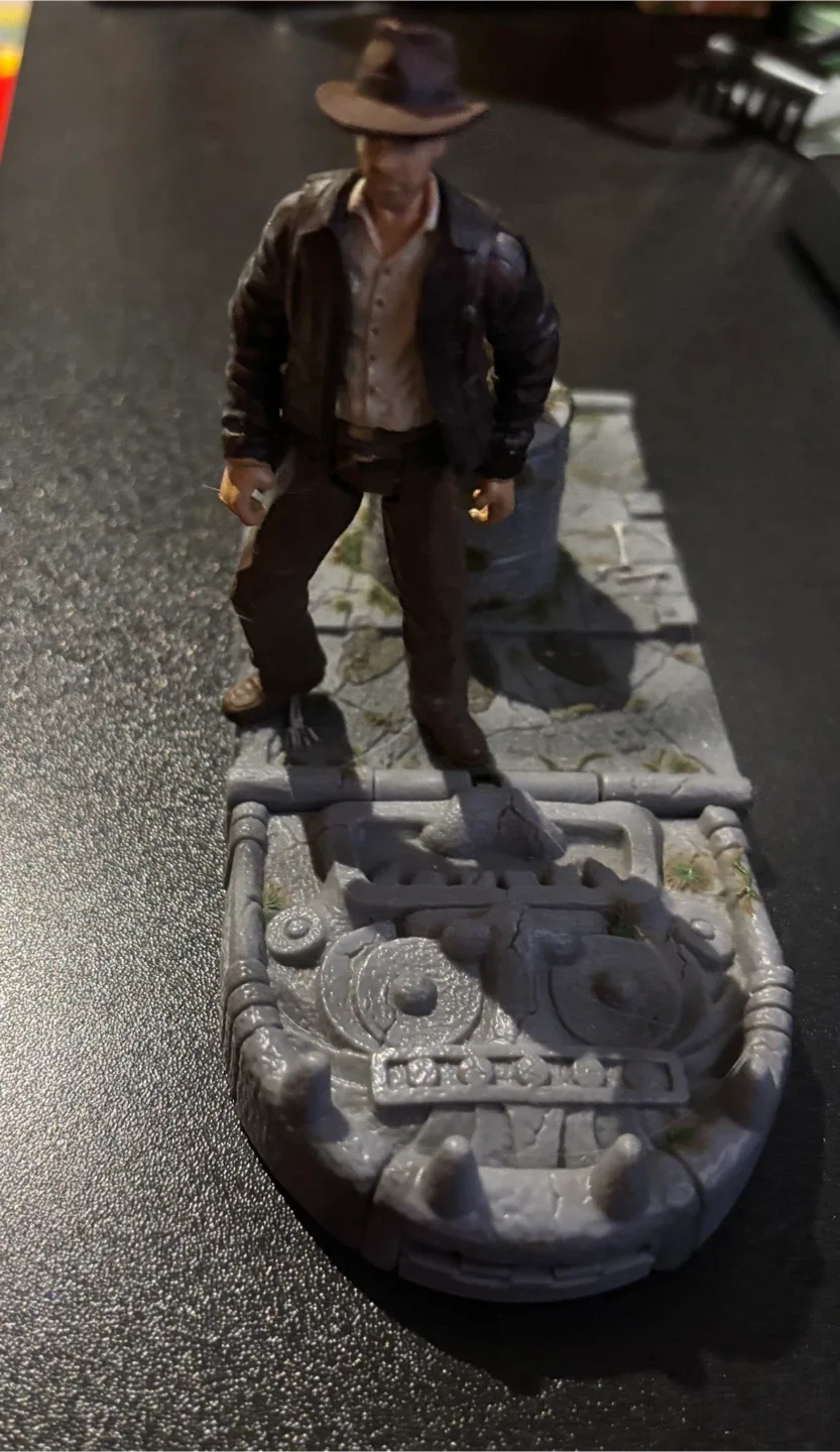 Old action figures - Ben 10 and Indiana Jones image indicator(7)